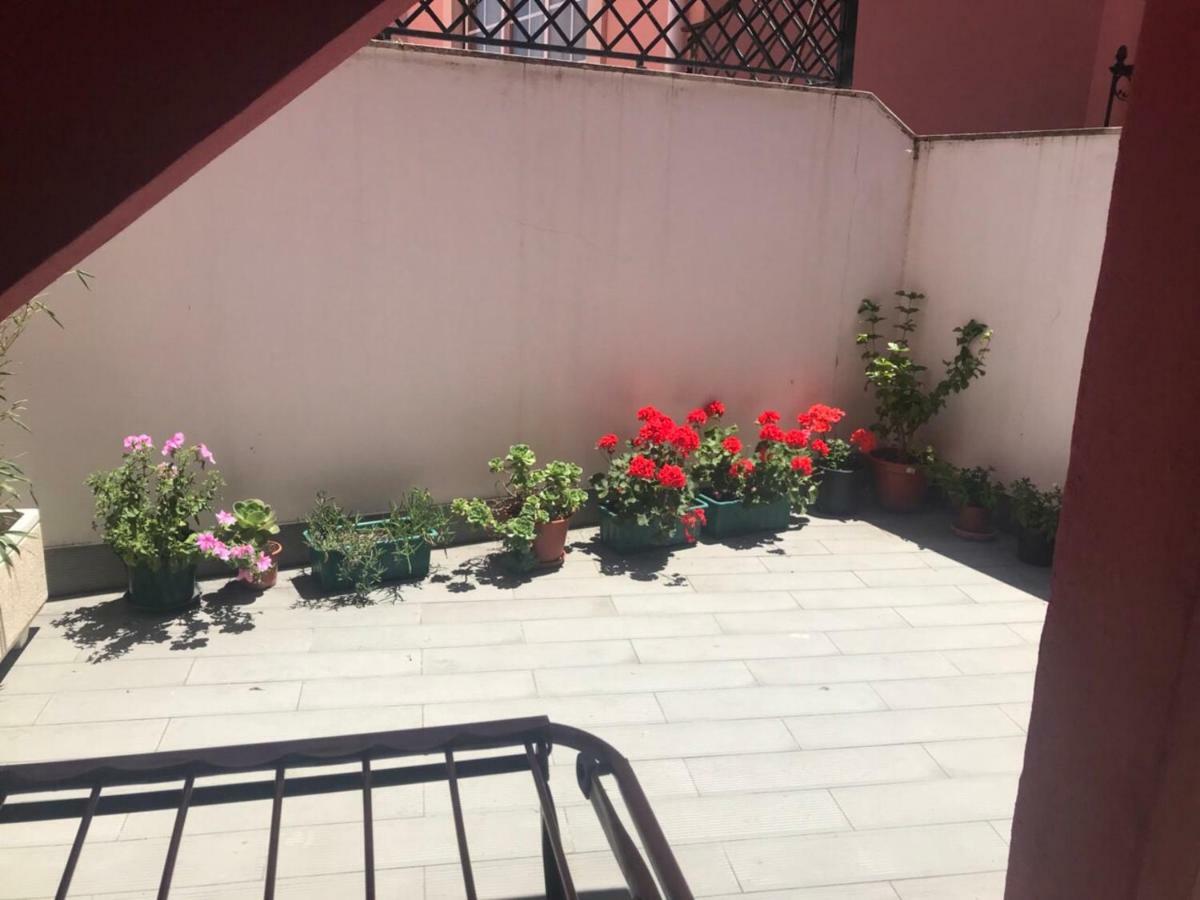 Sweet Apartment With Terrace In Central Lisabona Exterior foto